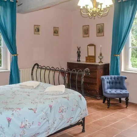 Apartment Chateau De Grenier Saint-Leger (Lot-et-Garonne)